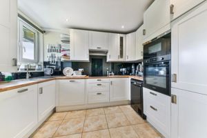 Kitchen- click for photo gallery
